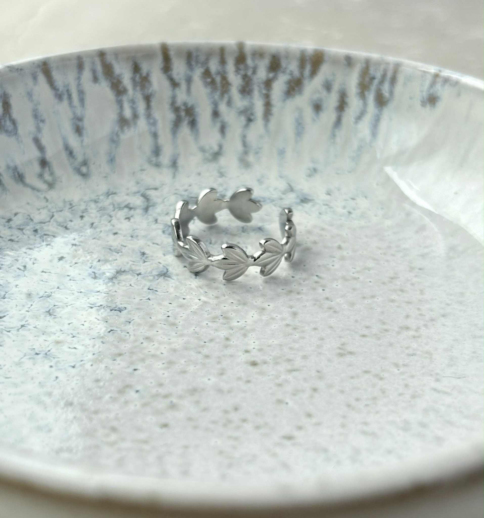 Tarnish Resistant Leaf Open Ring: Silver