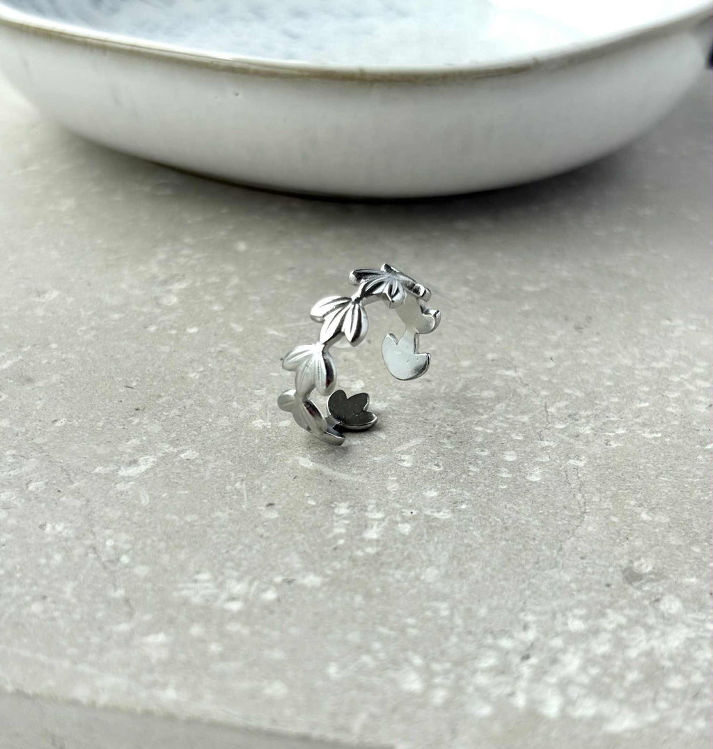 Tarnish Resistant Leaf Open Ring: Silver